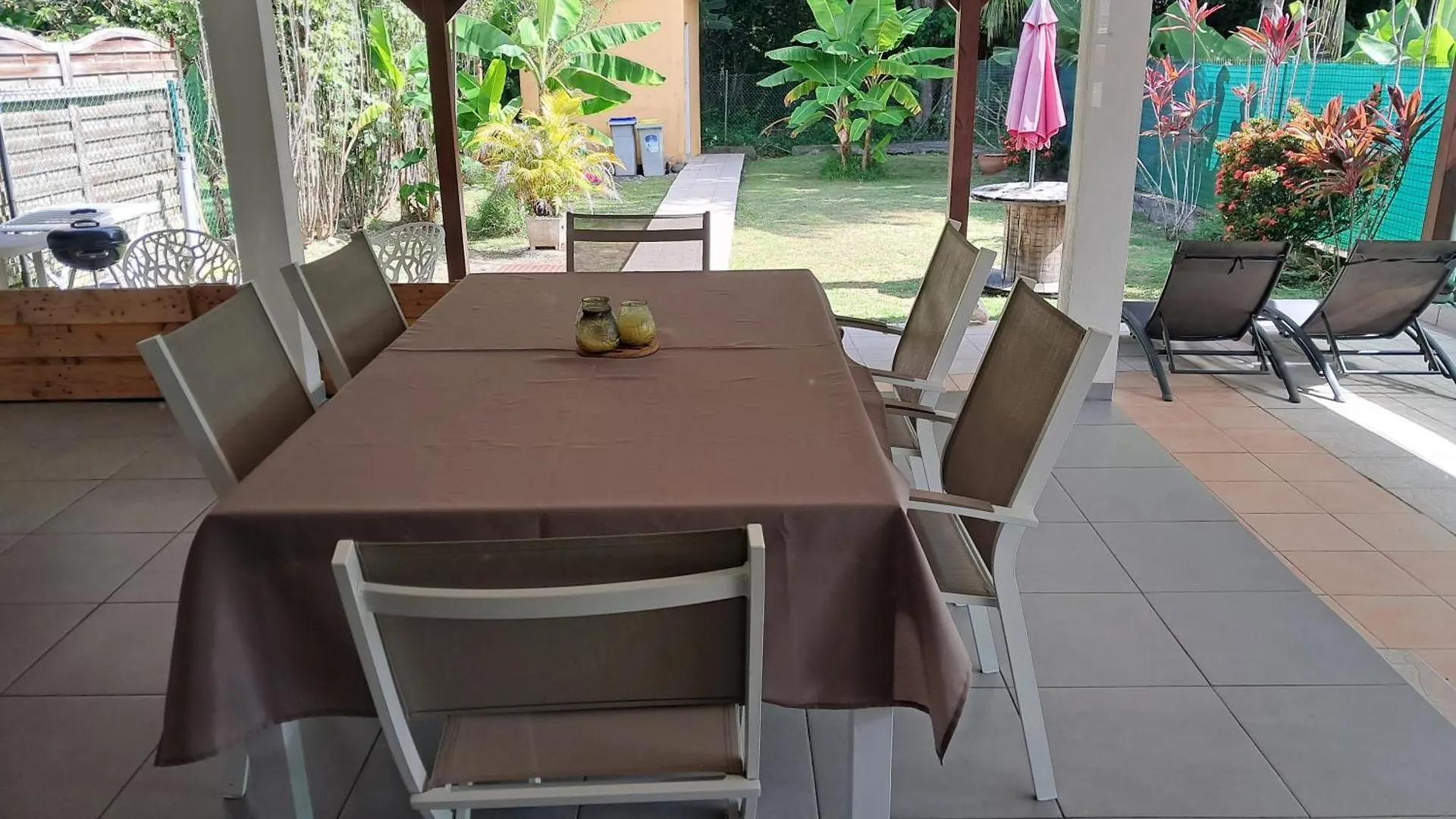 Maison Agreable Entre Ville Et Campagne Le Gosier  Guadalupe