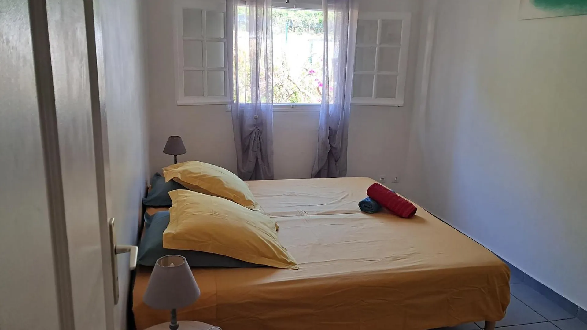 Maison Agreable Entre Ville Et Campagne Le Gosier  Guadalupe